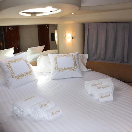 Porto Private Yacht- Accommodation Douro River ภายนอก รูปภาพ