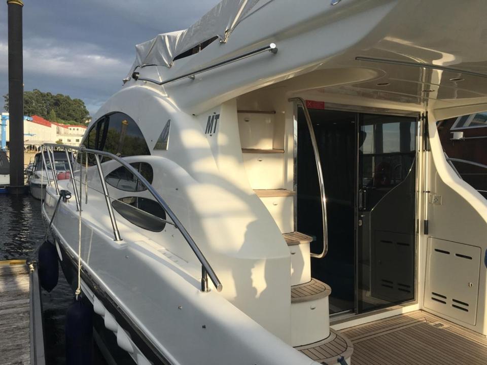 Porto Private Yacht- Accommodation Douro River ภายนอก รูปภาพ